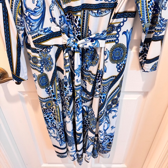 Peter Nygard Woman's XL Blue Art Design Dress - Picture 3 of 15